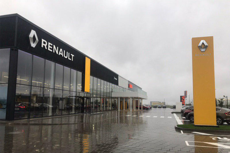 В Минске открылся огромный автоцентр Renault — Lada